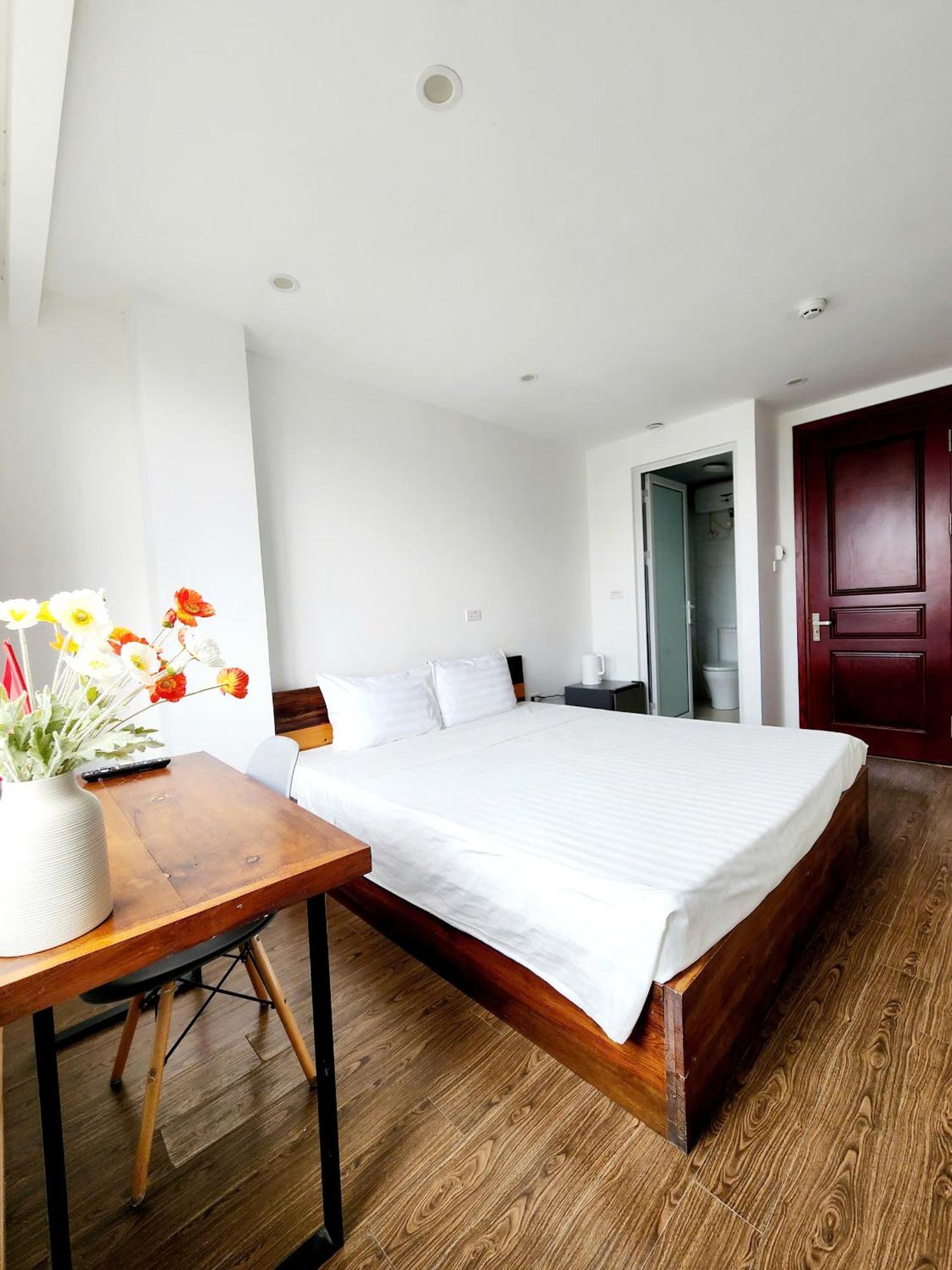 Lakeside House Hanoi Bagian luar foto