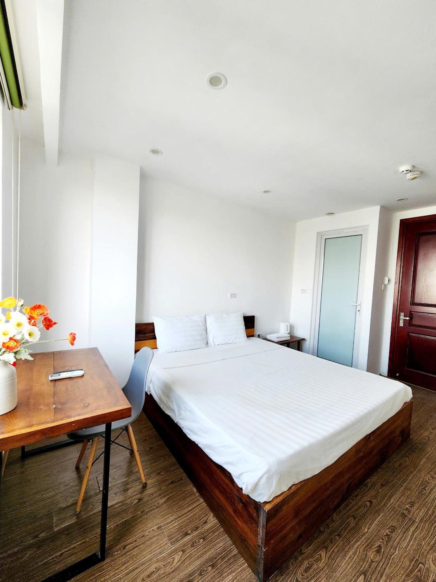 Lakeside House Hanoi Bagian luar foto