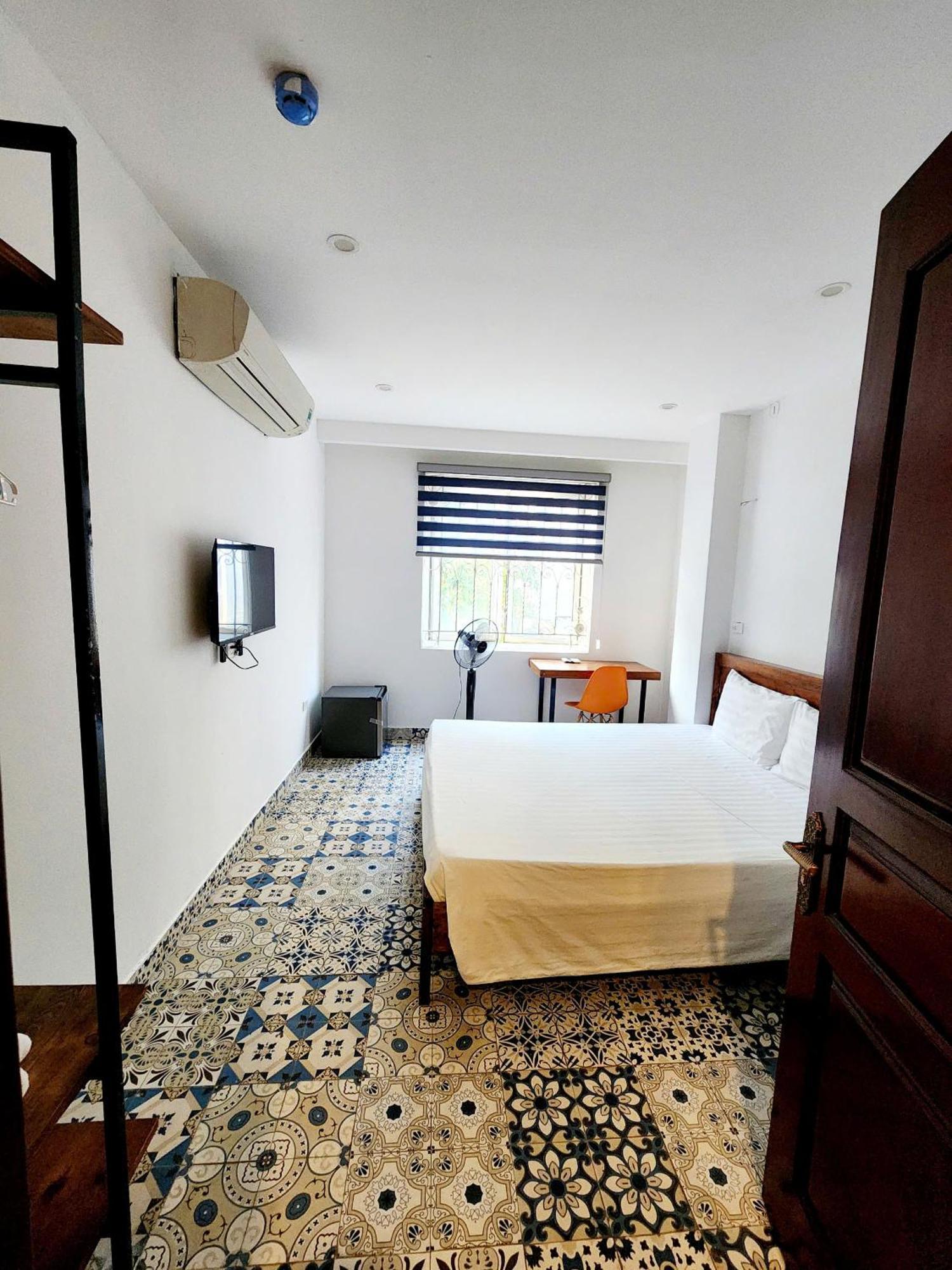 Lakeside House Hanoi Bagian luar foto
