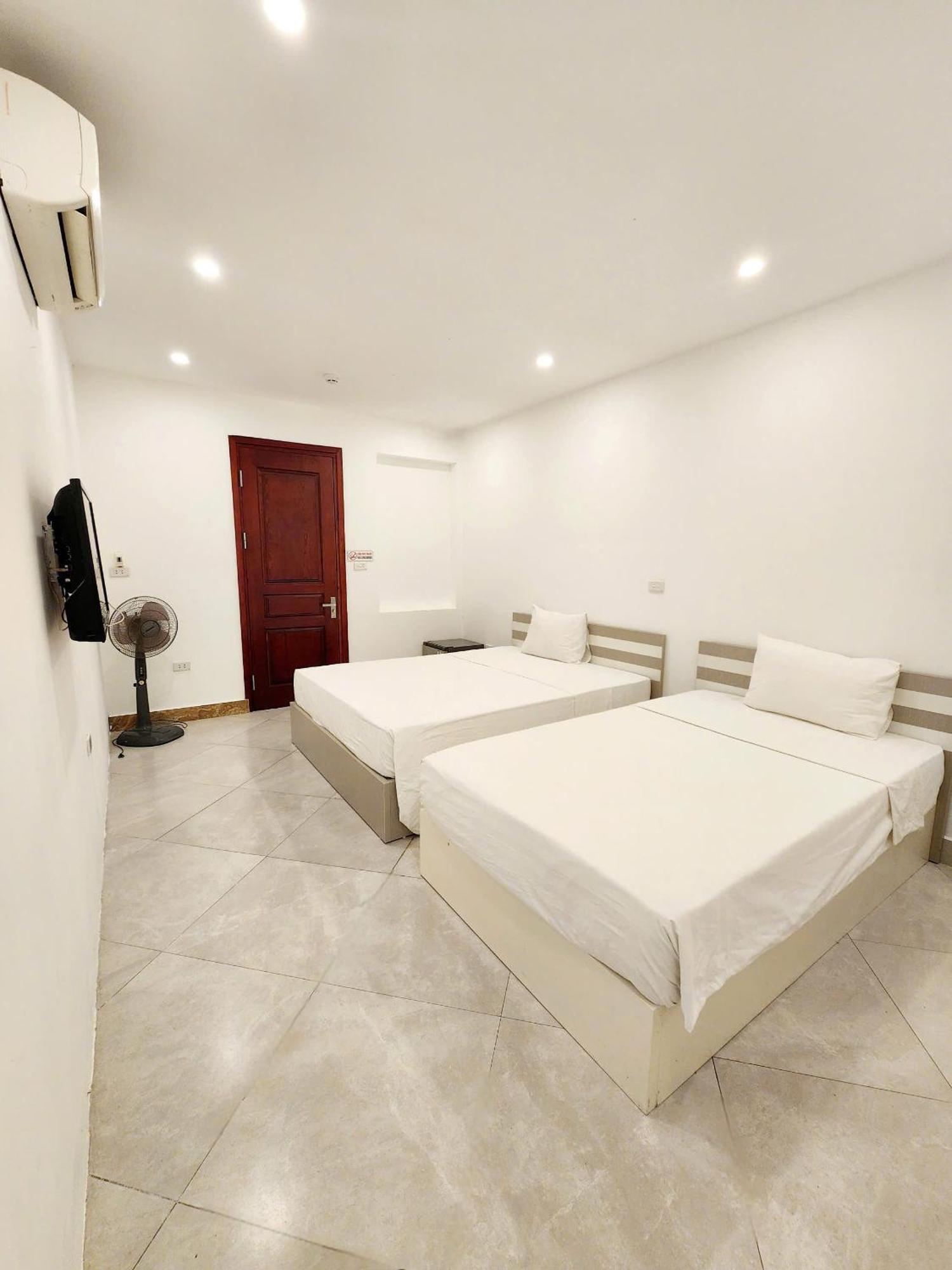 Lakeside House Hanoi Bagian luar foto
