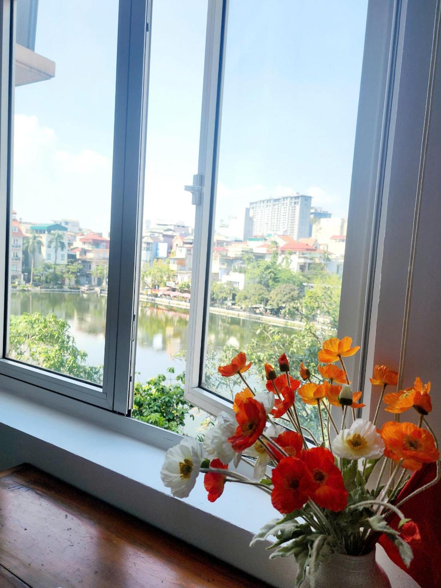 Lakeside House Hanoi Bagian luar foto