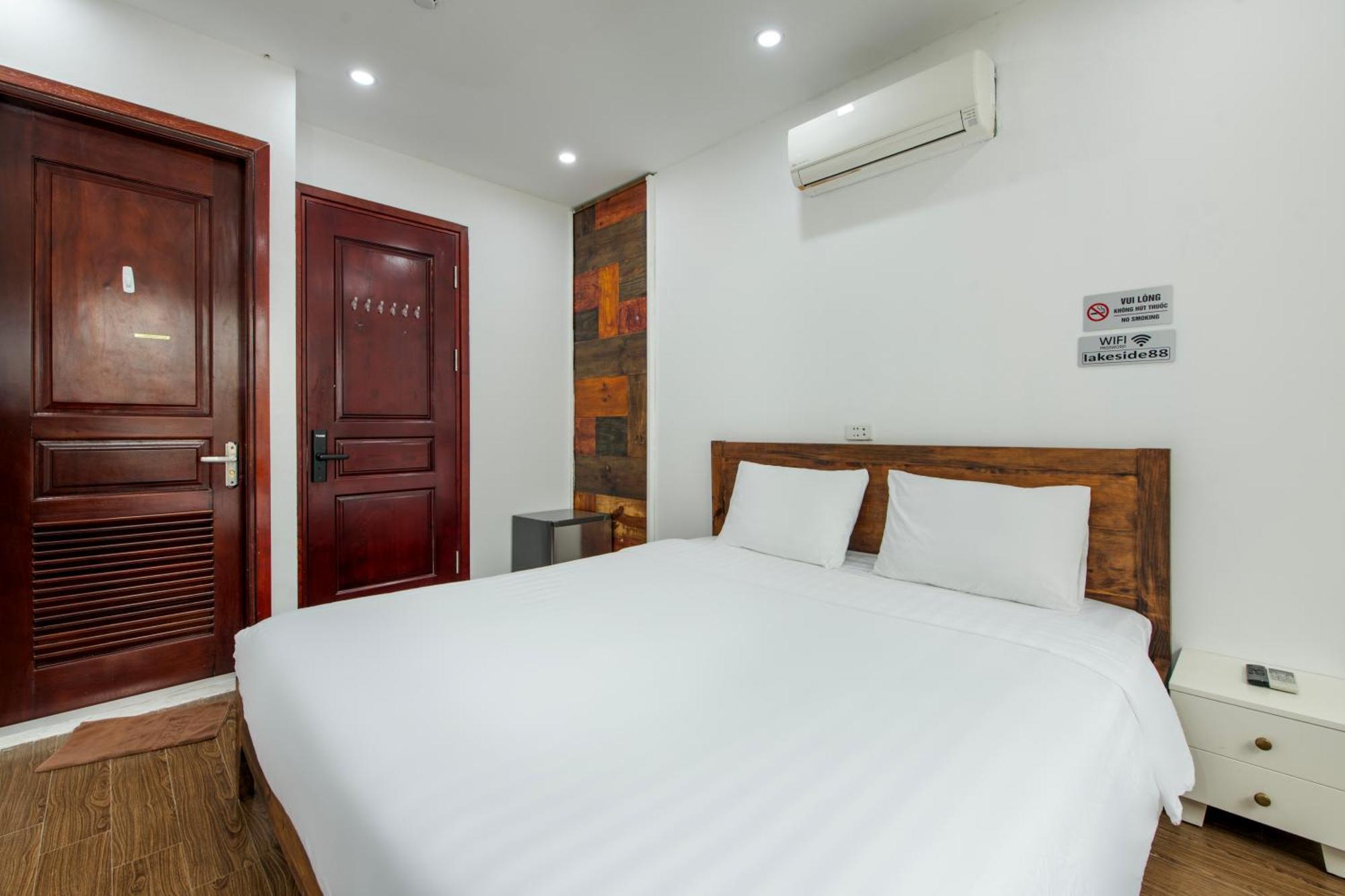 Lakeside House Hanoi Bagian luar foto