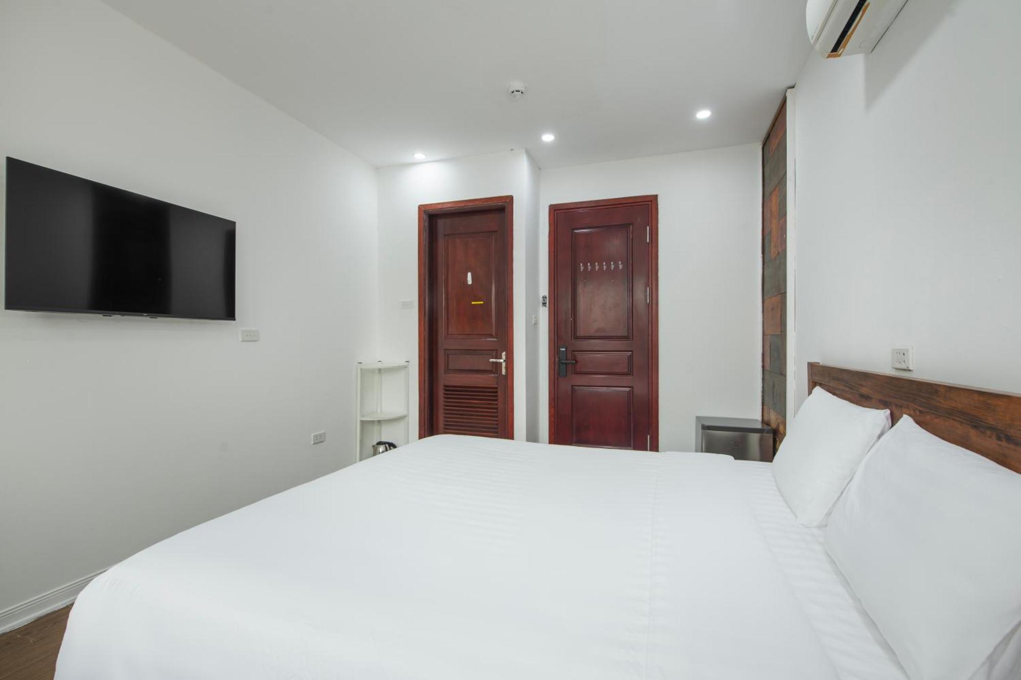 Lakeside House Hanoi Bagian luar foto
