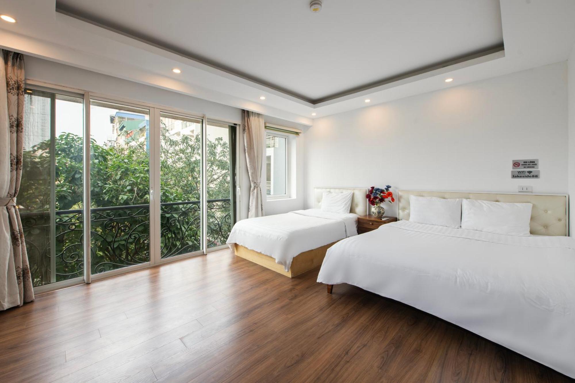 Lakeside House Hanoi Bagian luar foto